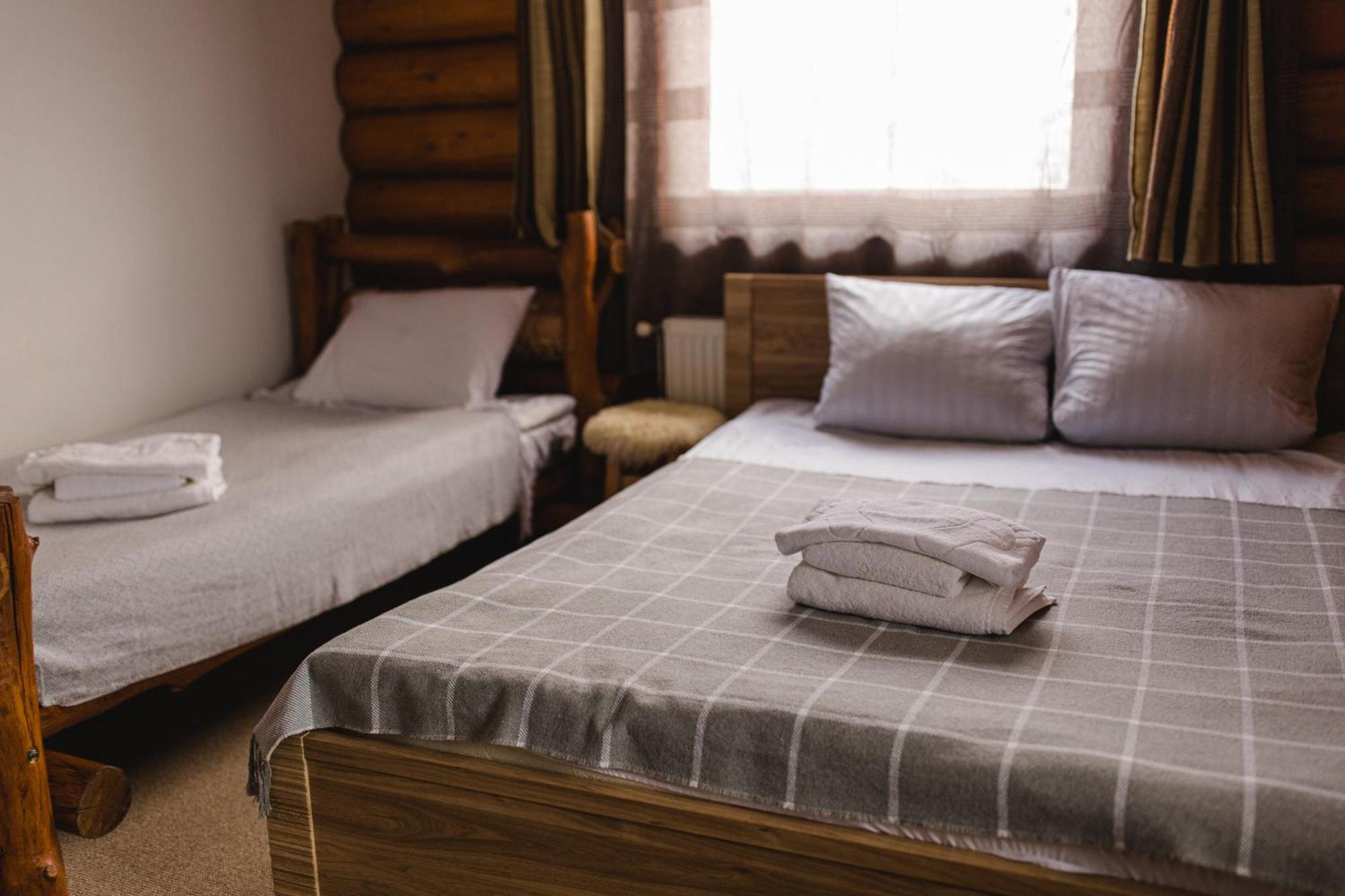 Hotel Kolyba Opryshkiv Nizhneye Selishche Pokoj fotografie